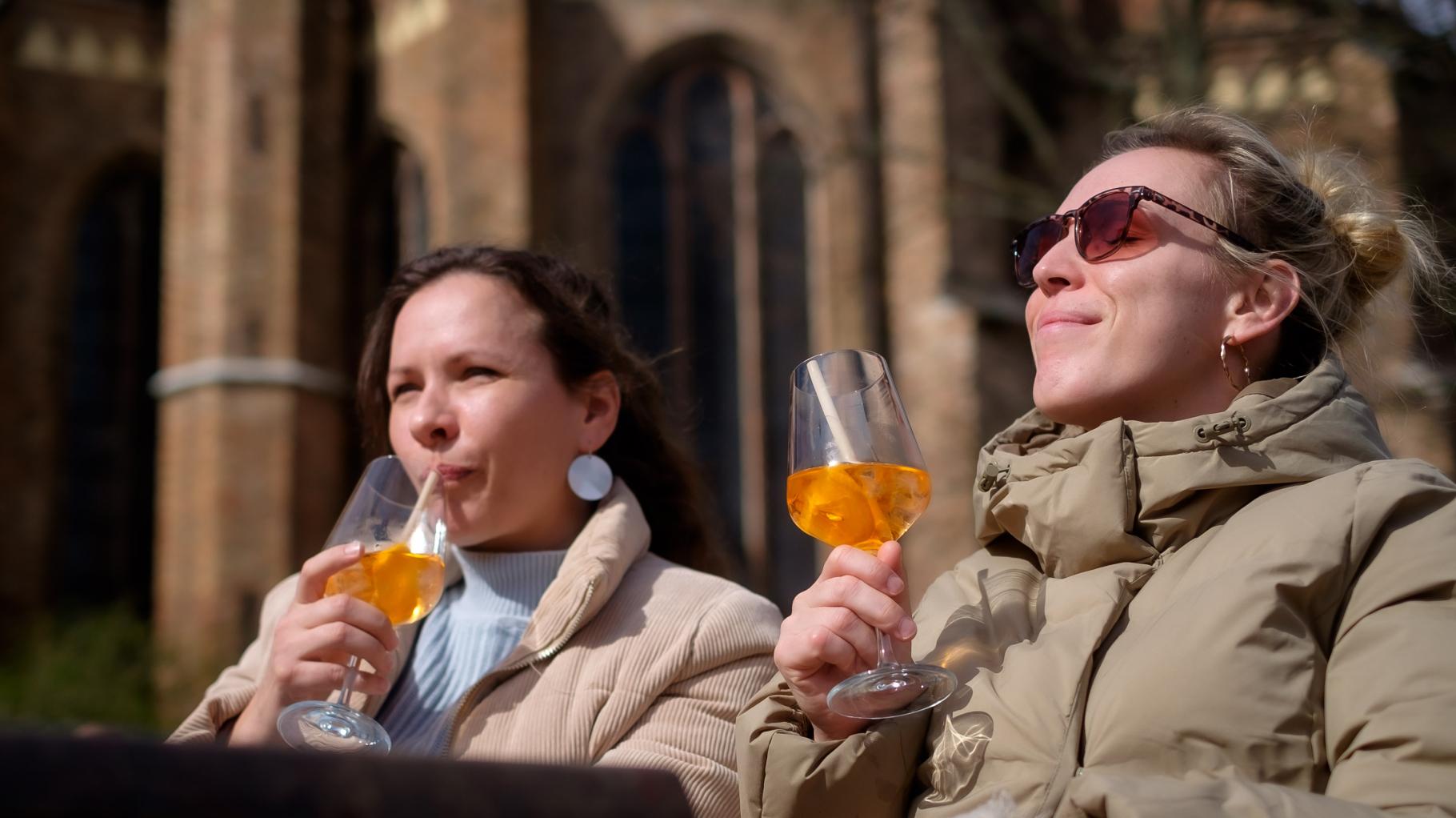 Sonnenschein und fast 20 Grad: Rostock zeigt sich in Frühlingslaune