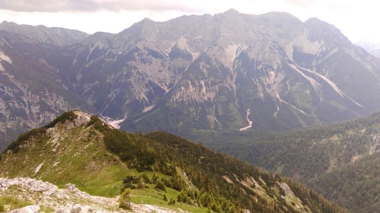 Alpen: Deutscher Stirbt In Tirol Bei Sturz In 150 Meter Tiefe | NOZ