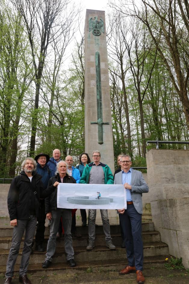 Mahnmal an der Pinneberger Nazi-Stele – Arbeit kann starten