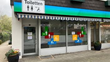 Die Toilette für alle an der Lindenstraße in Bad Essen ist derzeit geschlossen, weil die Tür schwer bis gar nicht aufgeht.
