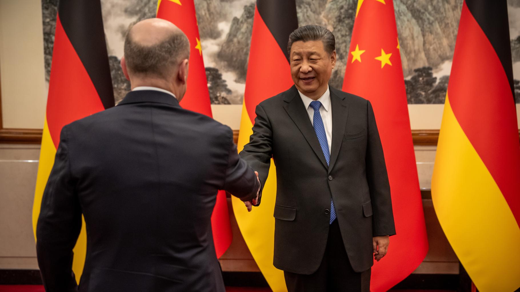 Im Jahr des Drachen – Deutschland spürt den heißen Atem Chinas im Nacken