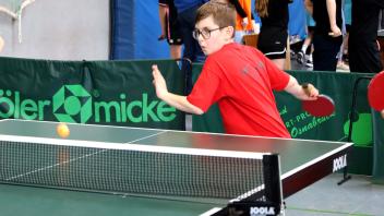 Konzentriert ging der zehnjährige Julius Hamel zu Werke beim Tischtennis Rundlauf-Team-Cup in Osnabrück. Er wollte aber vor allem Spaß haben.