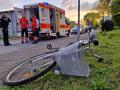 In Quakenbrück ging ein Radfahrer im Streit mit einem Autofahrer zu Boden und verletzte sich.