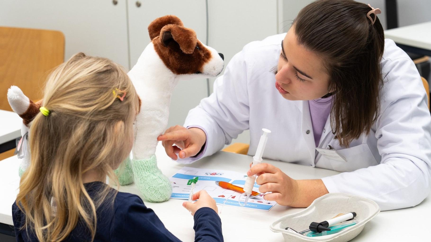Teddy-Docs versorgen in Rostock wieder flauschige Patienten