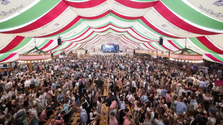 Stuttgarter Frhlingsfest: Besucher mit Magen-Darm-Beschwerden