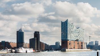 Die Elbphilharmonie ist Hamburgs modernes Wahrzeichen.