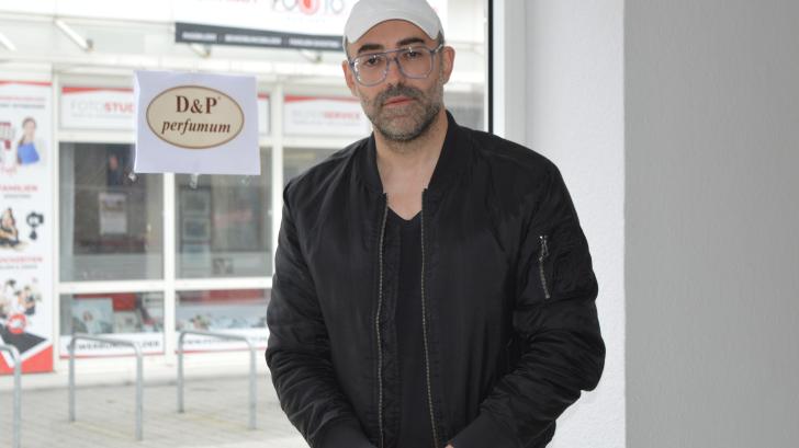 Mit der D&P Parfumum Filiale in Delmenhorst wagt Ilker Salman den Schritt in die Selbstständigkeit.