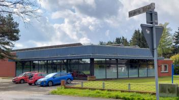 Die ehemalige Kfz-Werkstatt Elit im Kreuzungsbereich Tunxdorfer Torfweg/Bokeler Straße in Aschendorf ist neue Heimat der Josua-Kirchengemeinde Papenburg. 