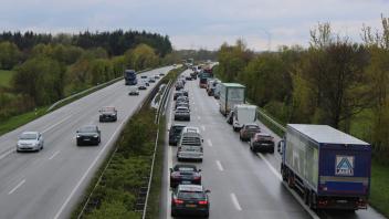 Ein Auffahrunfall sorgte am Freitagnachmittag für lange Staus auf der A7 Richtung Flensburg.