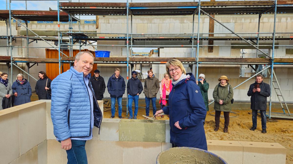 Grundstein für das Middenhuus BokholtHanredder gelegt SHZ