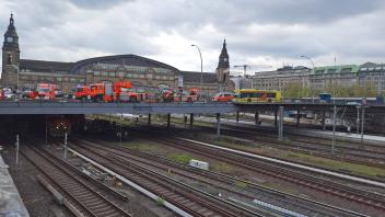 RECORD DATE NOT STATED Arbeitszug am Hamburger Hauptbahnhof entgleist. Am Nordkopf des Hauptbahnhofes ist gegen 15.49 Uh