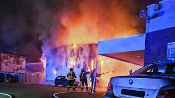 Brand einer Lagerhalle an der Osnabrücker Straße