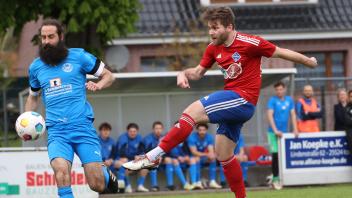Bastian Peters erzielte das 1:0 für den TSV Lägerdorf und brachte sein Team damit auf Kurs.