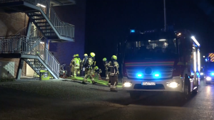 Brand in Osnabrücker Mehrfamilienhaus; eine Frau leicht verletzt