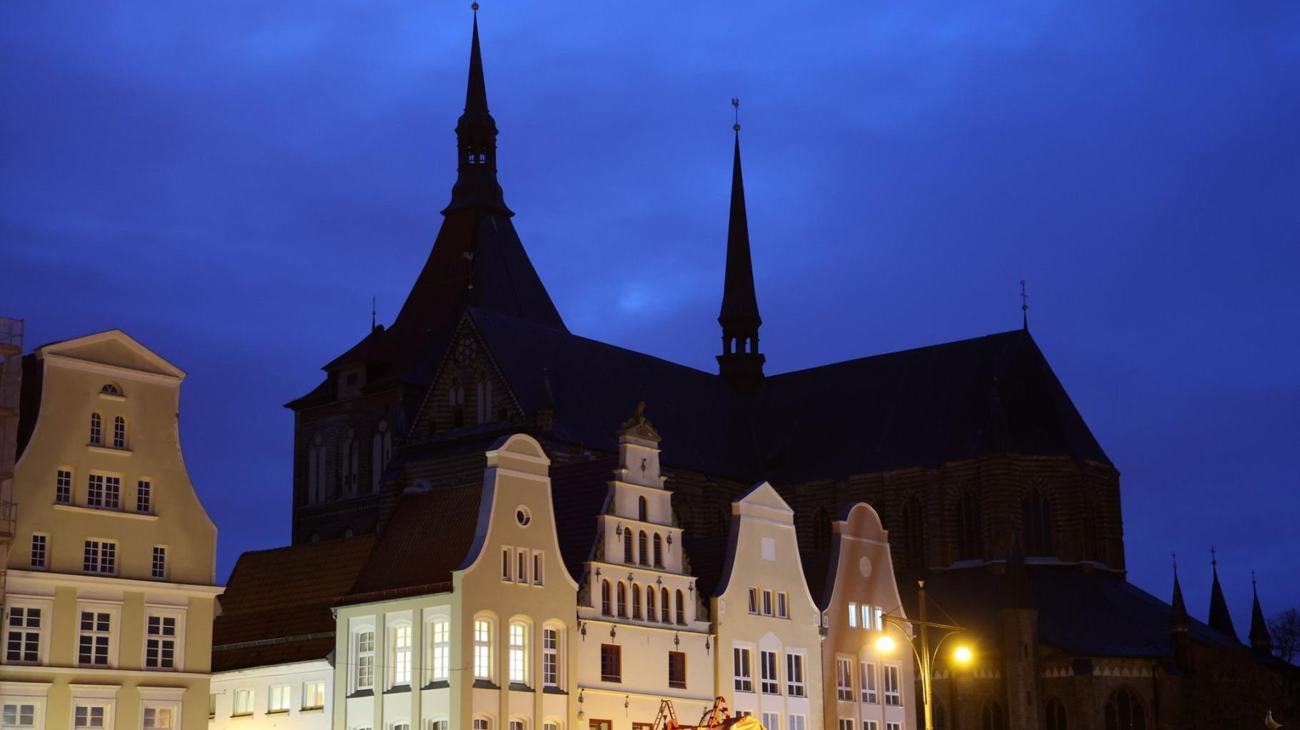 In die Geschichte der Rostocker Marienkirche eintauchen