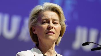 Ursula von der Leyen ist Spitzenkandidatin der EVP und Präsidentin der Europäischen Kommission.