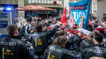 Revolutionäre 1. Mai Demo - Stuttgart