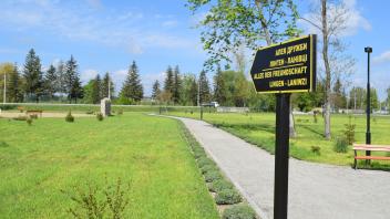 Durch den seit 2019 angelegten Stadtpark von Lingens ukrainischer Partnerstadt Lanivtsi führt die Allee der Freundschaft.