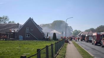 Personen oder Tiere kamen bei dem Brand in Werlte-Wehm nach ersten Erkenntnissen nicht zu Schaden.