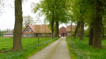 Der Hof, den heute Ludger Ostermann-Hanneken betreibt, wird erstmals 1675 erwähnt. 