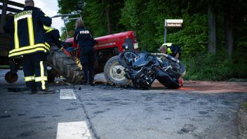Tödlicher Verkerkehrsunfall - Melle - Motorrad und Traktor - 02.05.2024