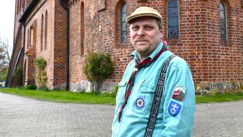 Nils Wolffson, Pastor aus Zarpen, berichtet von der Entwicklung im Kirchspiel Nordstormarn. Von neuen Jugend-Konzepten bis zu Outdoor-Gottesdiensten probierte die Gemeinde bereits einiges aus, um attraktiv zu bleiben.