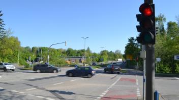 Die Kreuzung von Bullenwarder und Stadtgrabenstraße erhält als erste eine neue Ampelanlage. Allein hier plant das Land eine Bauzeit von einem Monat ein. 