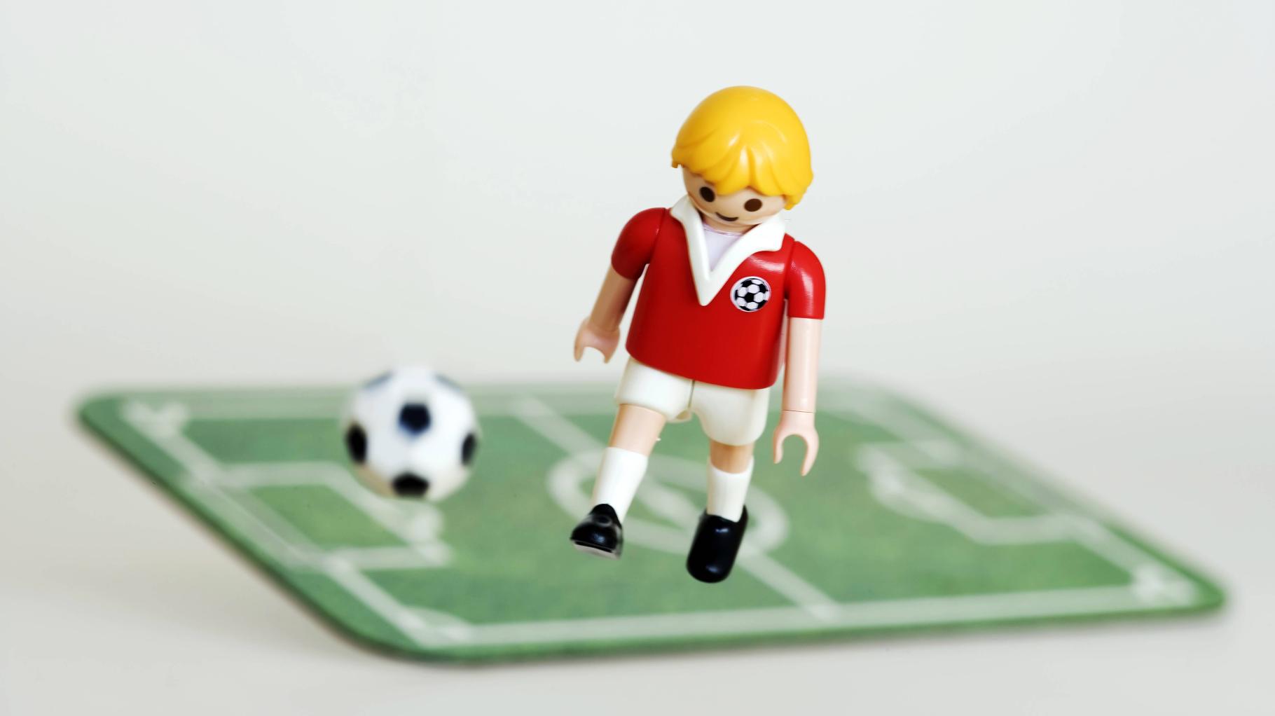Wie sich Playmobil mithilfe der Fußball-EM aus der Krise befreien will