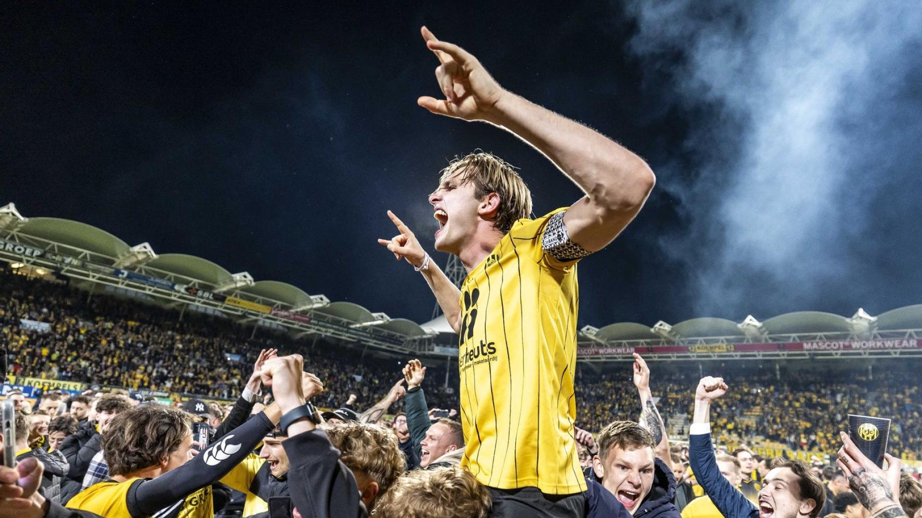 Kuriosum im niederländischen Fußball: Verein feiert Aufstieg zweimal zu Unrecht