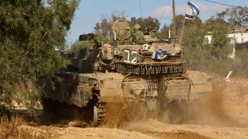 (240506) -- SHALOM KEREM CROSSING, May 6, 2024 -- An Israeli tank is seen near the Shalom Kerem crossing in southern Isr