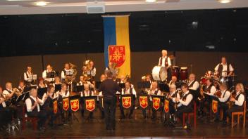 Das große Blasorchester der TuS Eckernförde bot beim Mai-Konzert in der Stadthalle Eckernförde ein vielseitiges Programm.