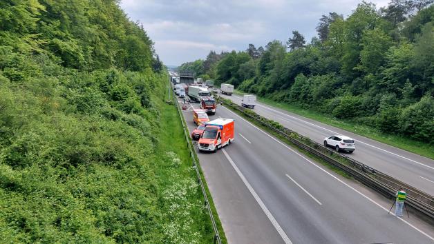 Aufgrund des Lkw-Unfalls war die A30 komplett gesperrt.