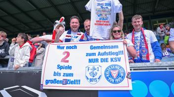 Die Fans von Holstein Kiel fiebern dem Aufstieg ihrer „Störche“ entgegen.