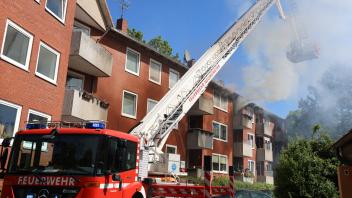 In einem Mehrfamilienhaus in Neumünster ist am Mittwochvormittag ein Feuer ausgebrochen. 