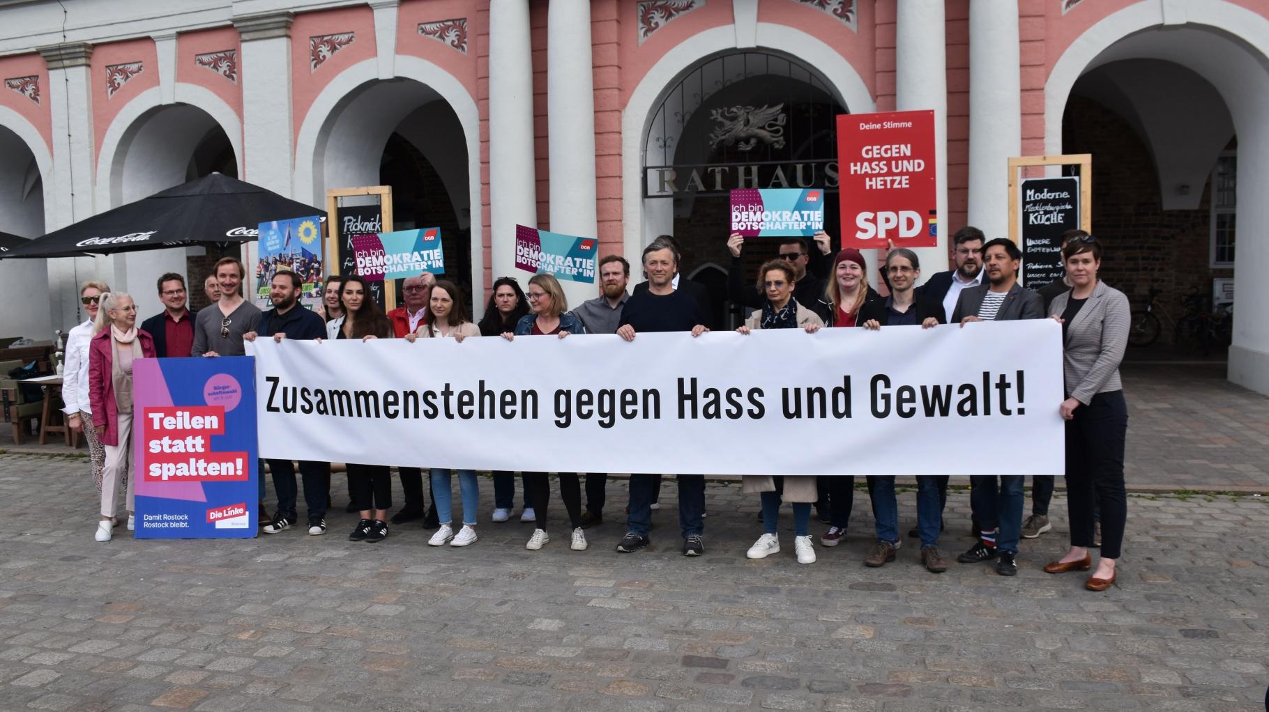Rostocker Politiker setzen sich gegen Hass und Gewalt im Wahlkampf ein