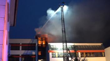 Brand im Gymnasium Oesede: Treppenhaus in Flammen