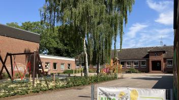 Alle Funktionsräume der Grundschule Messingen sollen in den Sommerferien neue Fenster erhalten. Gut 32.000 Euro wird die Samtgemeinde Freren dafür investieren.