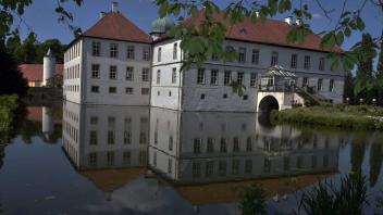 Picknick auf Schloss Hünnefeld in Harpenfeld (Gemeinde Bad Essen) am Pfingstsonntag 28. Mai 2023