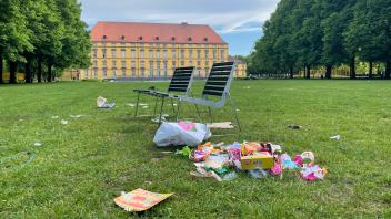 Müll Schlossgarten Osnabrück Sommer