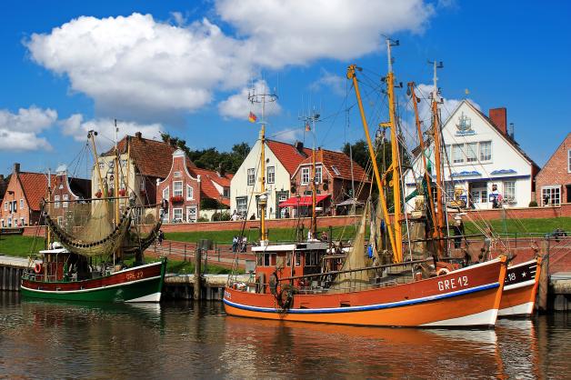 Der Hafen von Greetsiel, einem der beliebtesten Ferienorte an der niedersächsischen Küste.