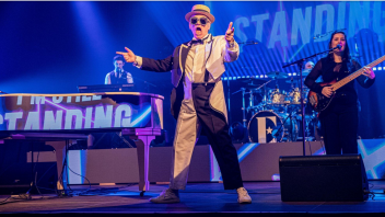 Die französische Gruppe „Eltonology“ bringt Pfingstsonntag ab 20 Uhr die großen Hits von Elton John auf die Hafenbühne. 