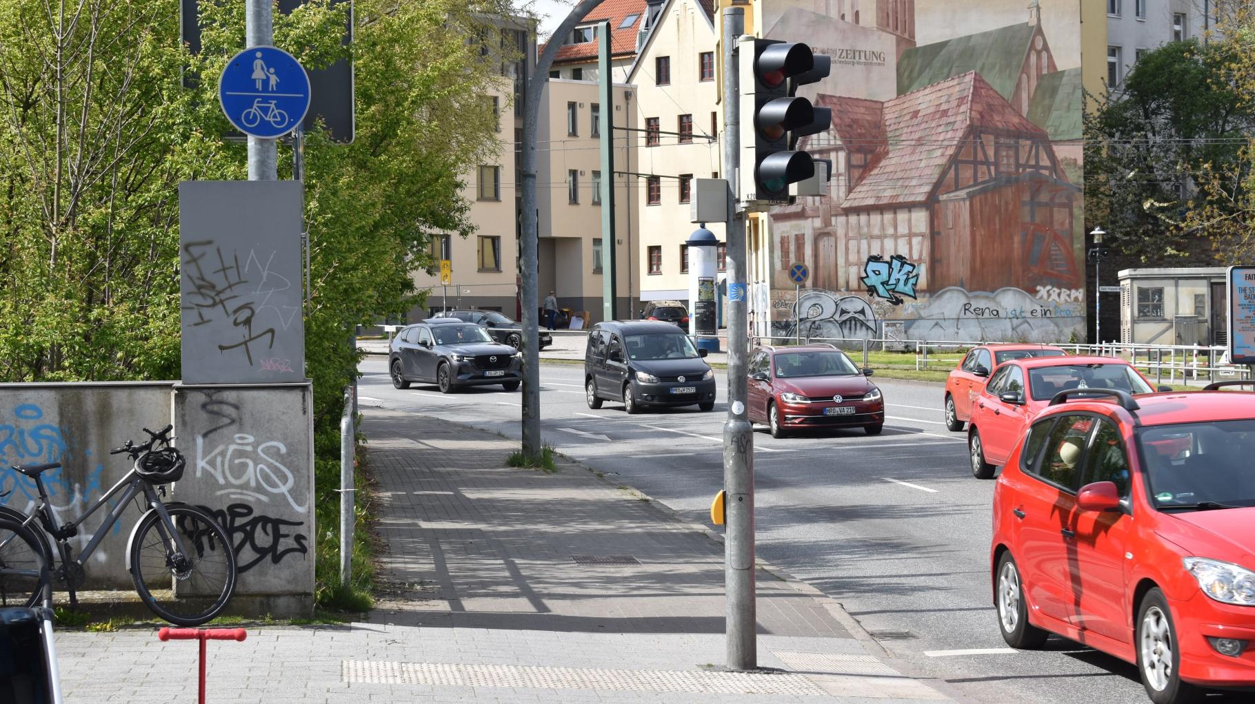 Streit um Gefahrenstelle Mühlendamm nach Tod eines Radfahrers in Rostock