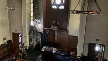Mann legt Feuer in Synagoge in Frankreich