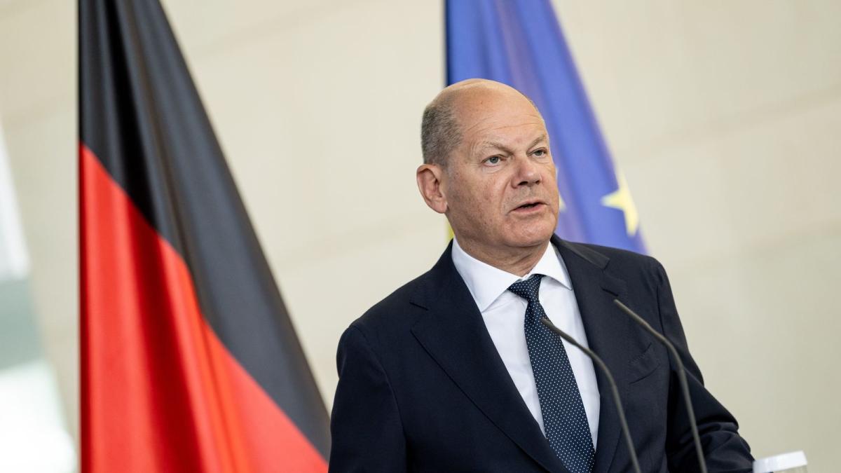 Chancellor Scholz reiterated his name for a rise within the minimal wage