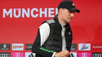 Trainer Thomas TUCHEL (Bayern Muenchen) verkuendet Bayern Aus vor Hoffenheim Spiel: ARCHIVFOTO. Trainer Thomas TUCHEL (B