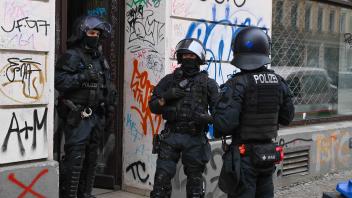 Sonderkommission Linksextremismus durchsucht Wohnungen in Leipzig