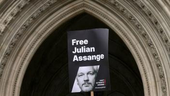 Demonstration für Julian Assange