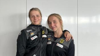 Luisa Scheel (links) und Rebekka March vom SV Warnemünde gehen auch beim 50. Traditionsturnier ihres Vereins auf die Matte.