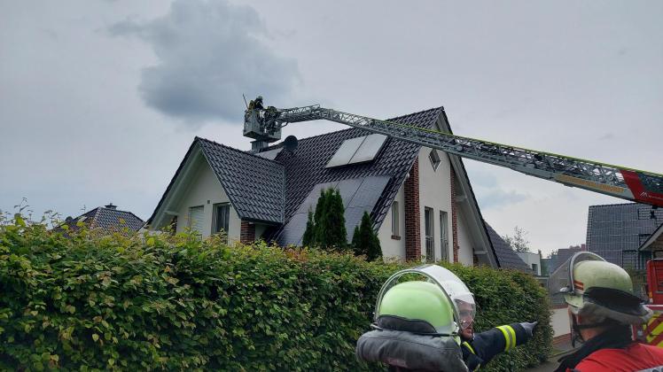 Feuer Rulle Blitzeinschlag