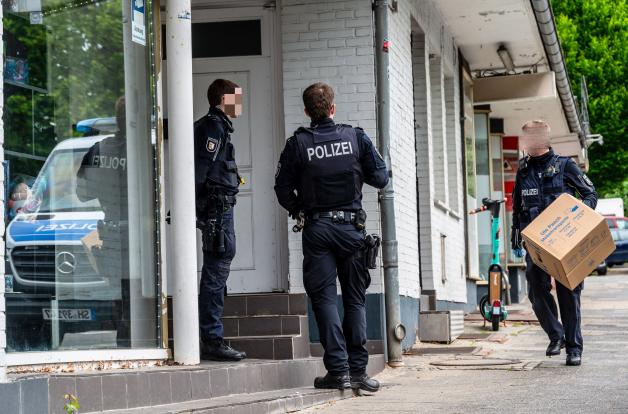 Neben Drogen wurden auch Bargeld und Datenträger beschlagnahmt.